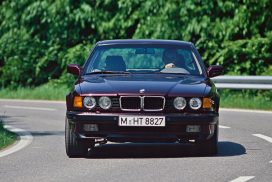 BMW-7-Series--E32--779_61