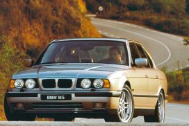 BMW-E34-M5-scaled-1-e1592162866574