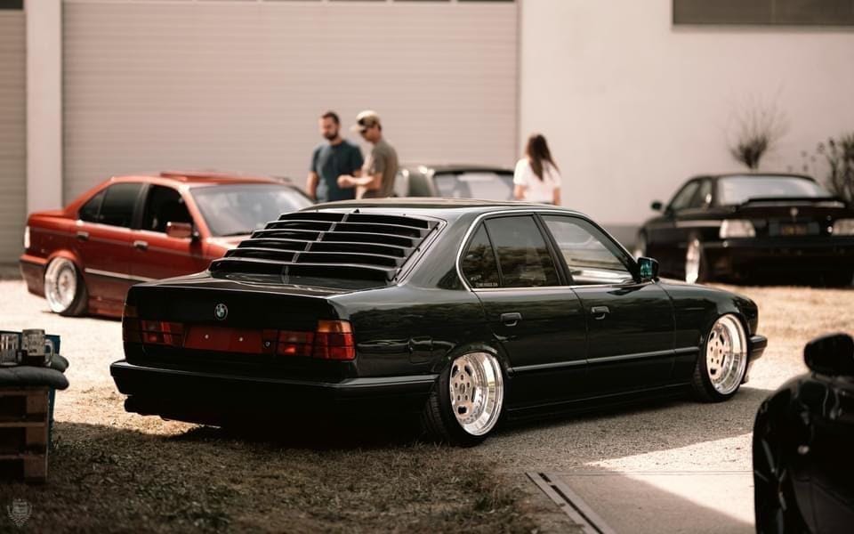 E34 Rear Window Sunblind BMW E34 Rear Window Louver Visor Blinds abs-plastic | MY Classic Parts