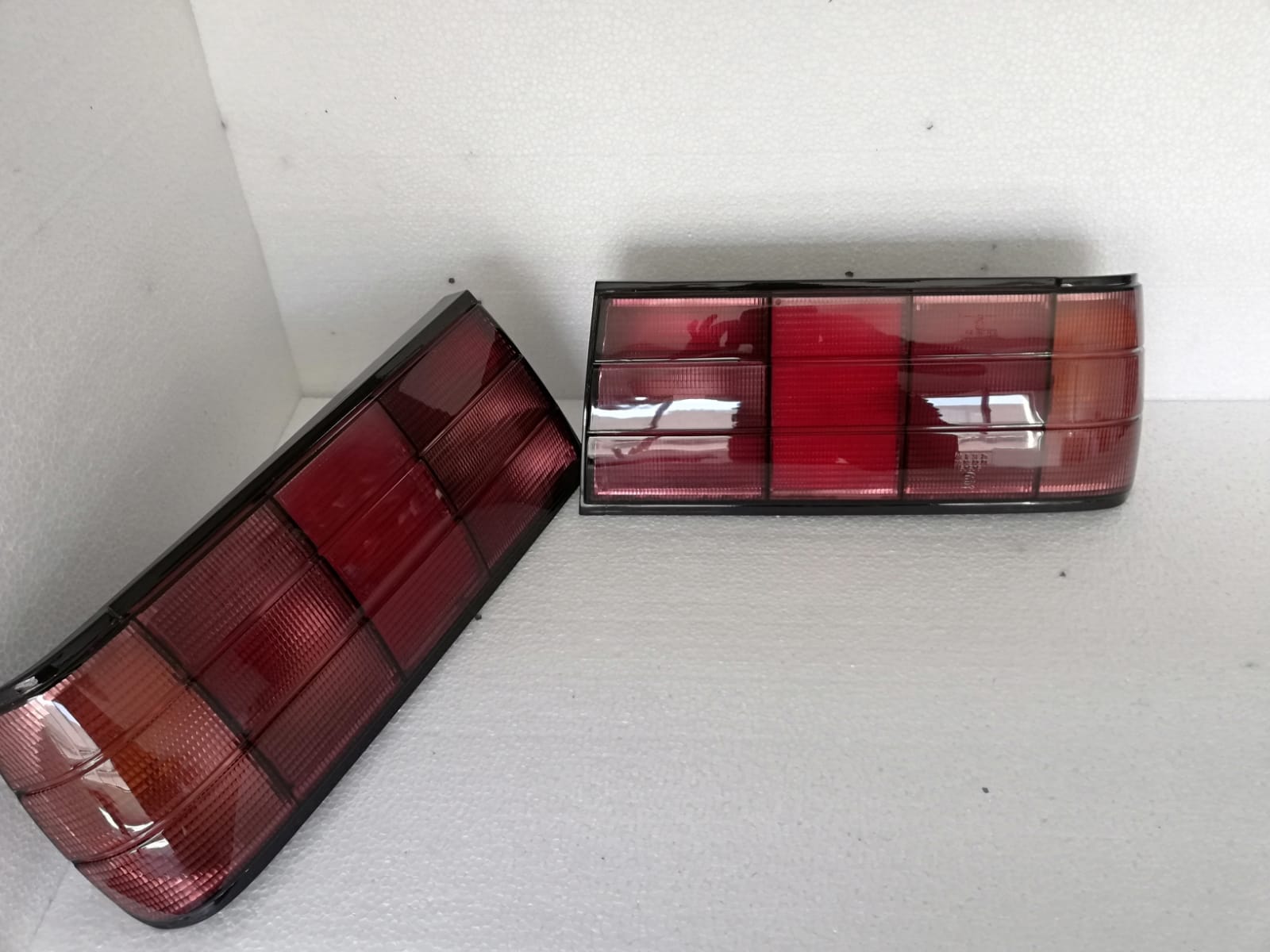 BMW E30 Replica MHW PINK Tail Lights Facelift - Image 3