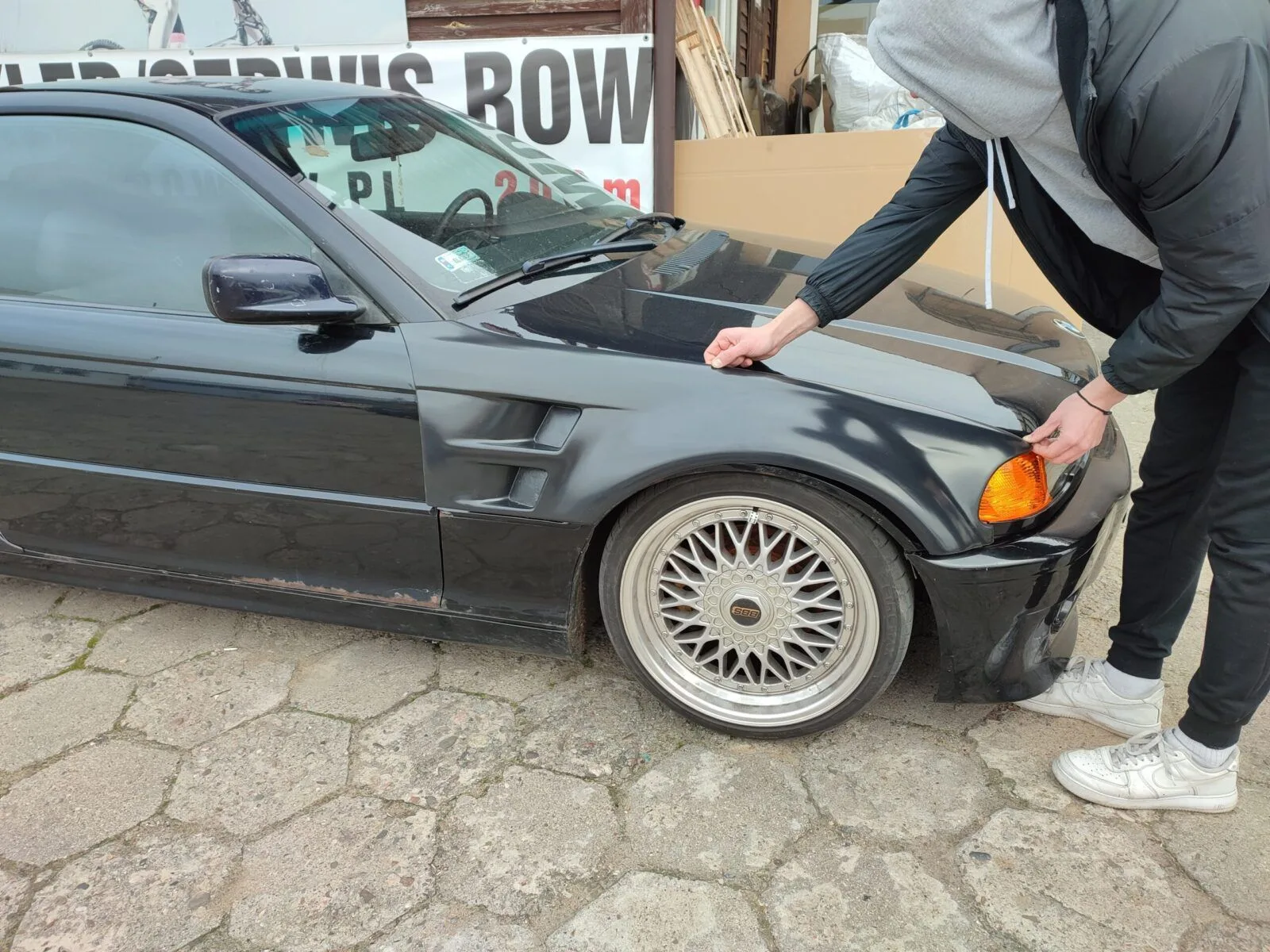 BMW E46 coupe / cabrio FRONT fenders flares (Felony Form style)