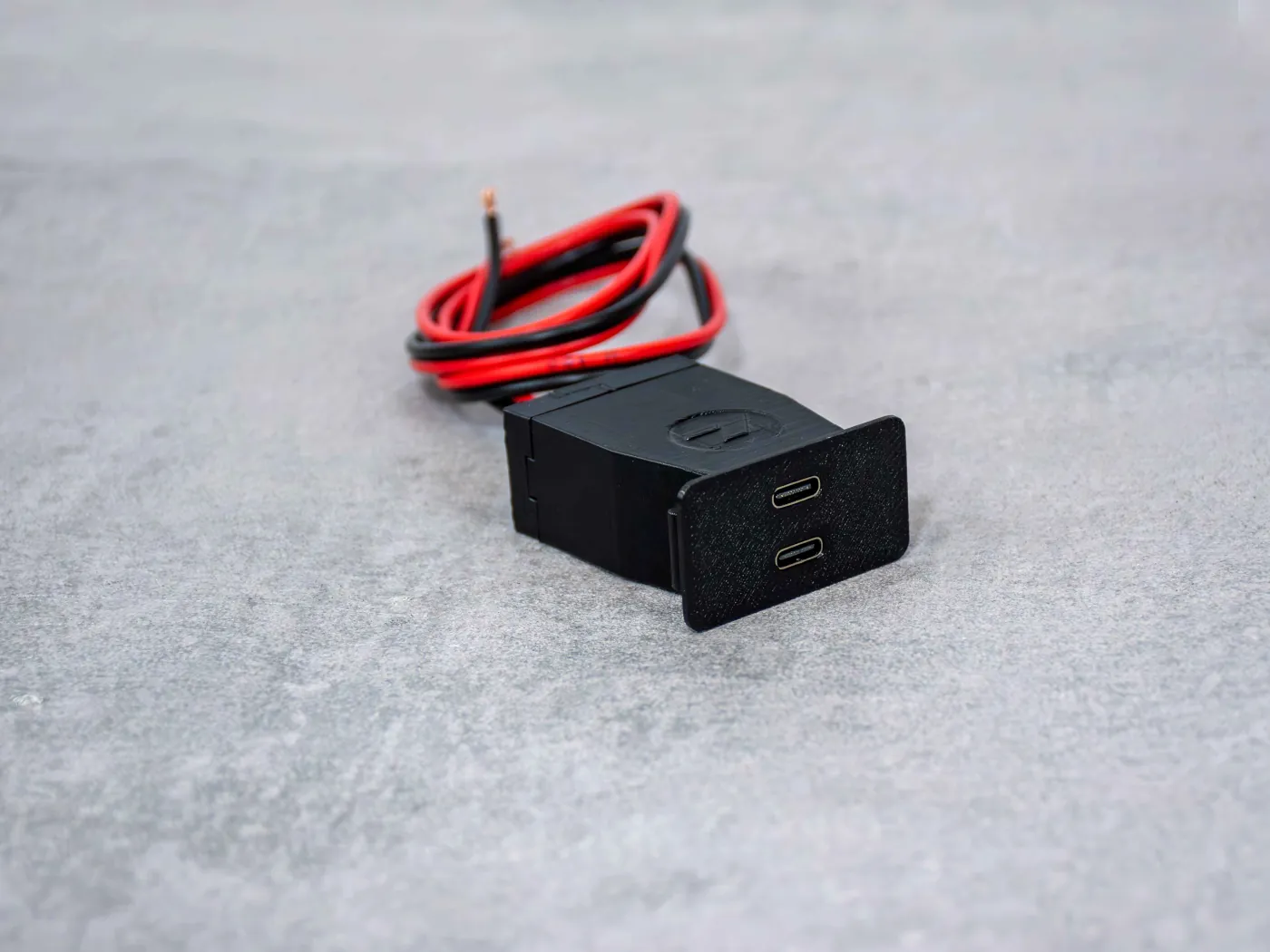 Center Button USB Type C Quick Charger Port – BMW E30, E28 - Image 2